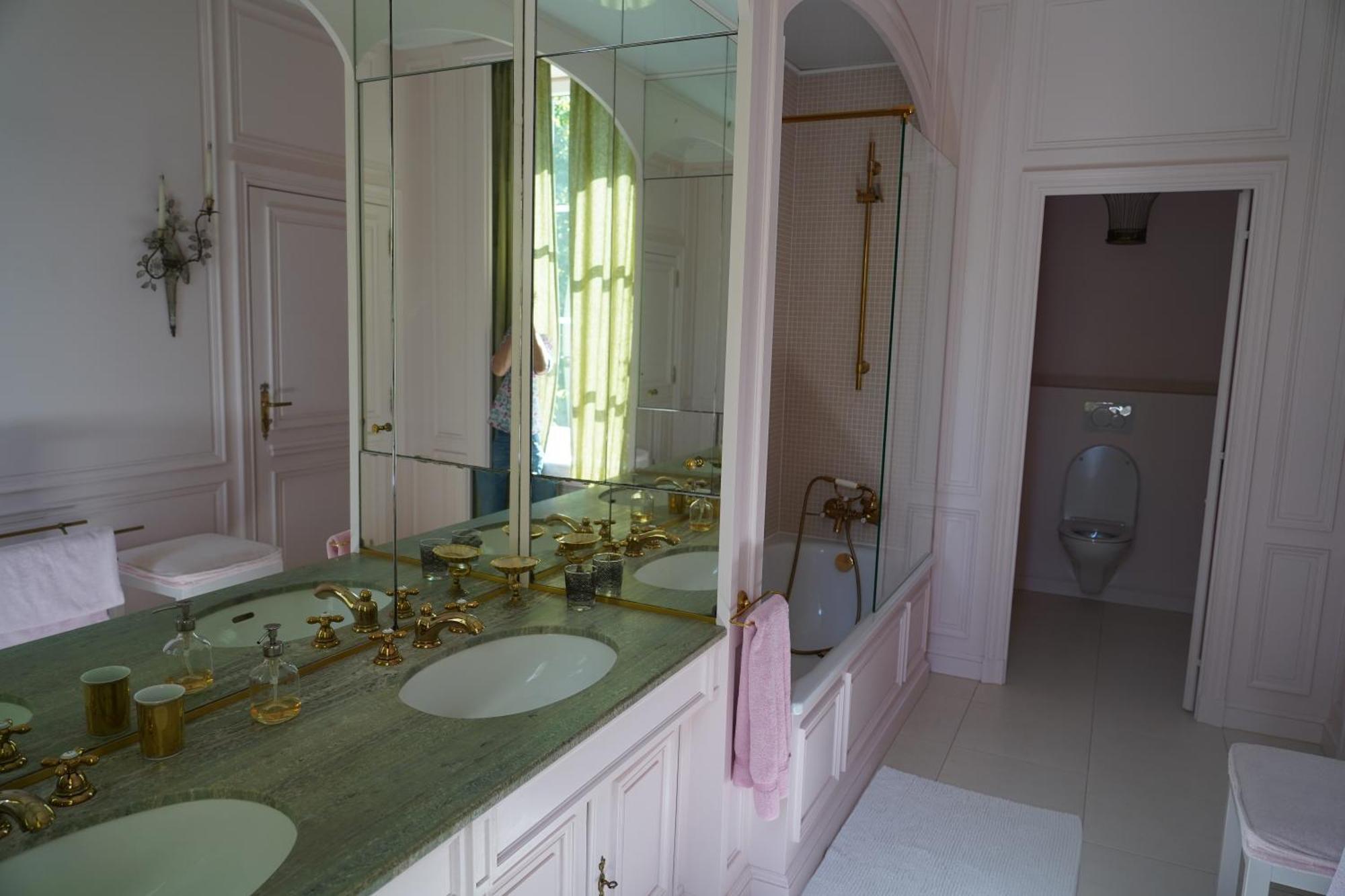Le Chateau Lavigny Esterno foto