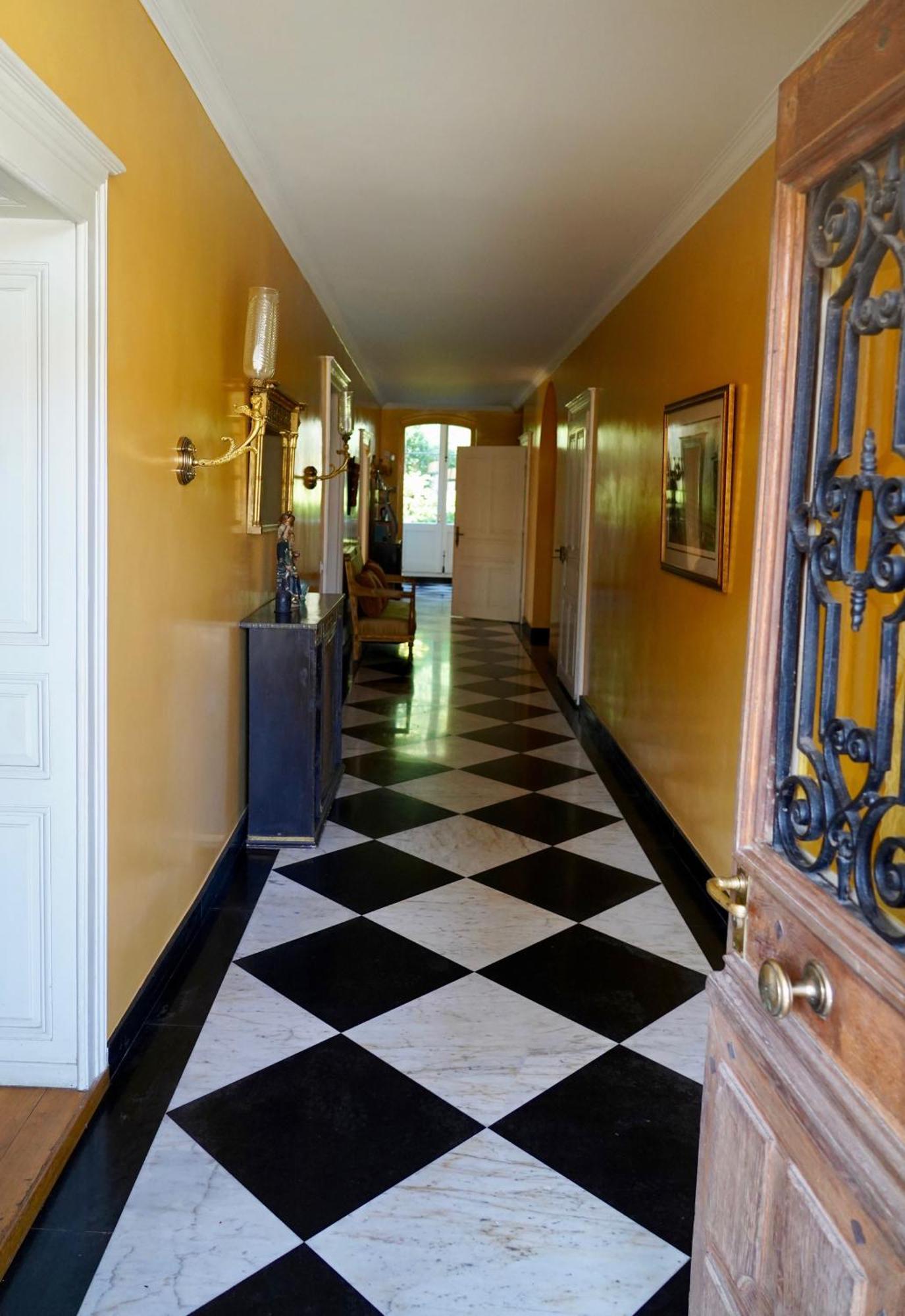 Le Chateau Lavigny Esterno foto