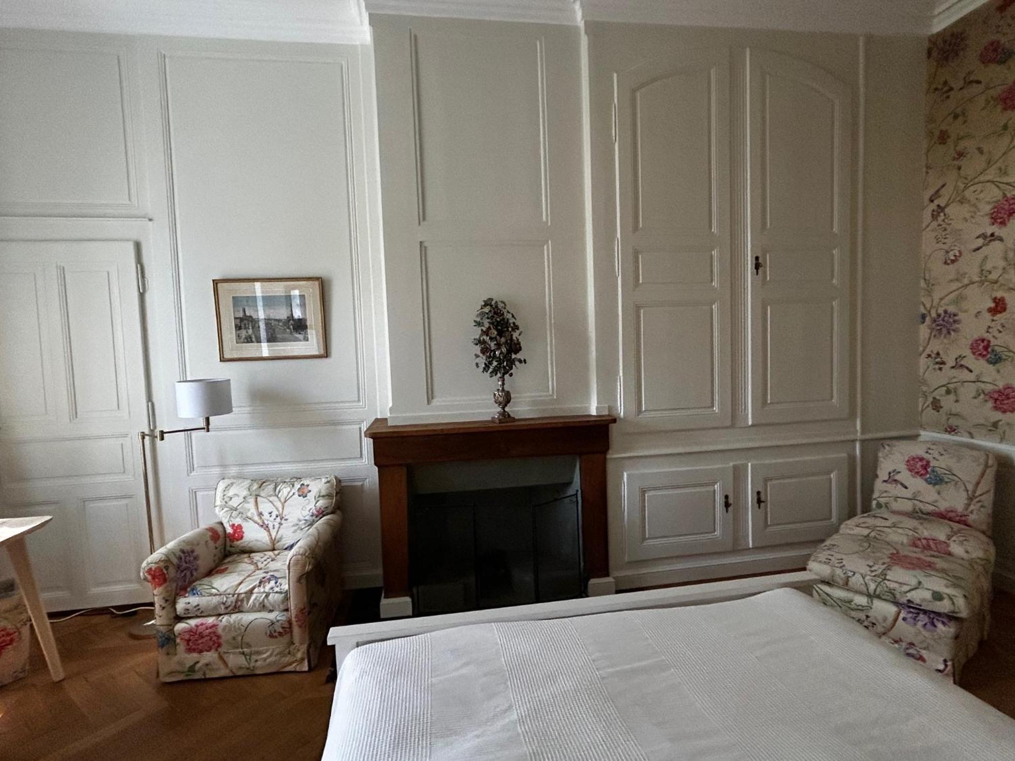 Le Chateau Lavigny Esterno foto