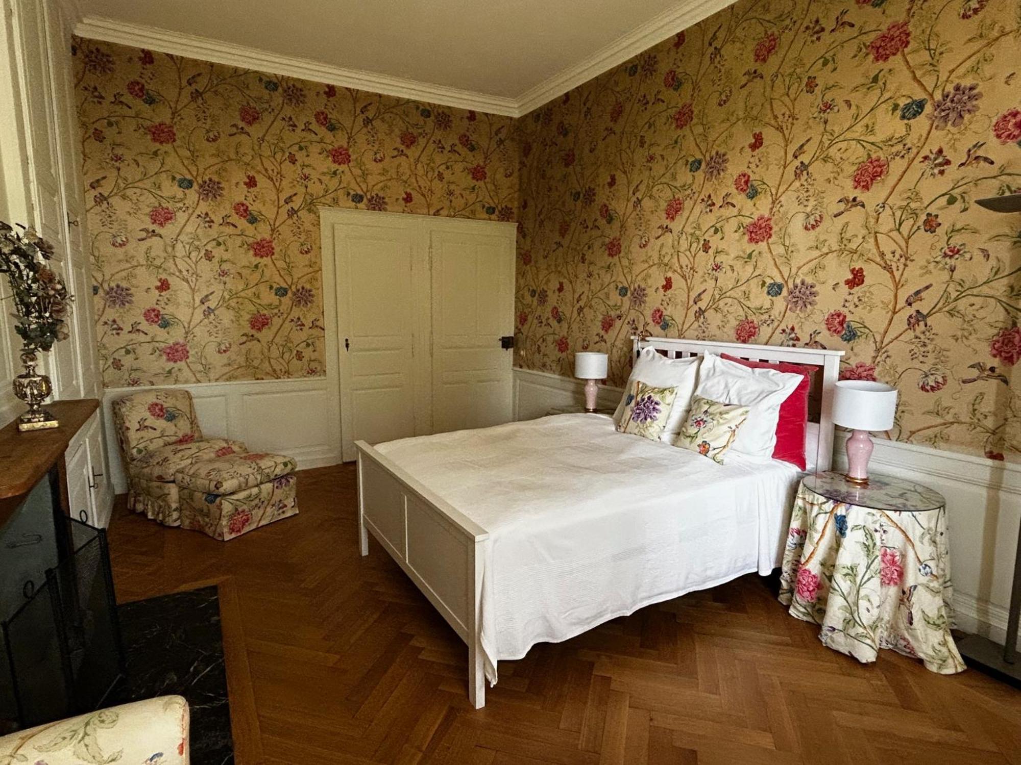 Le Chateau Lavigny Esterno foto