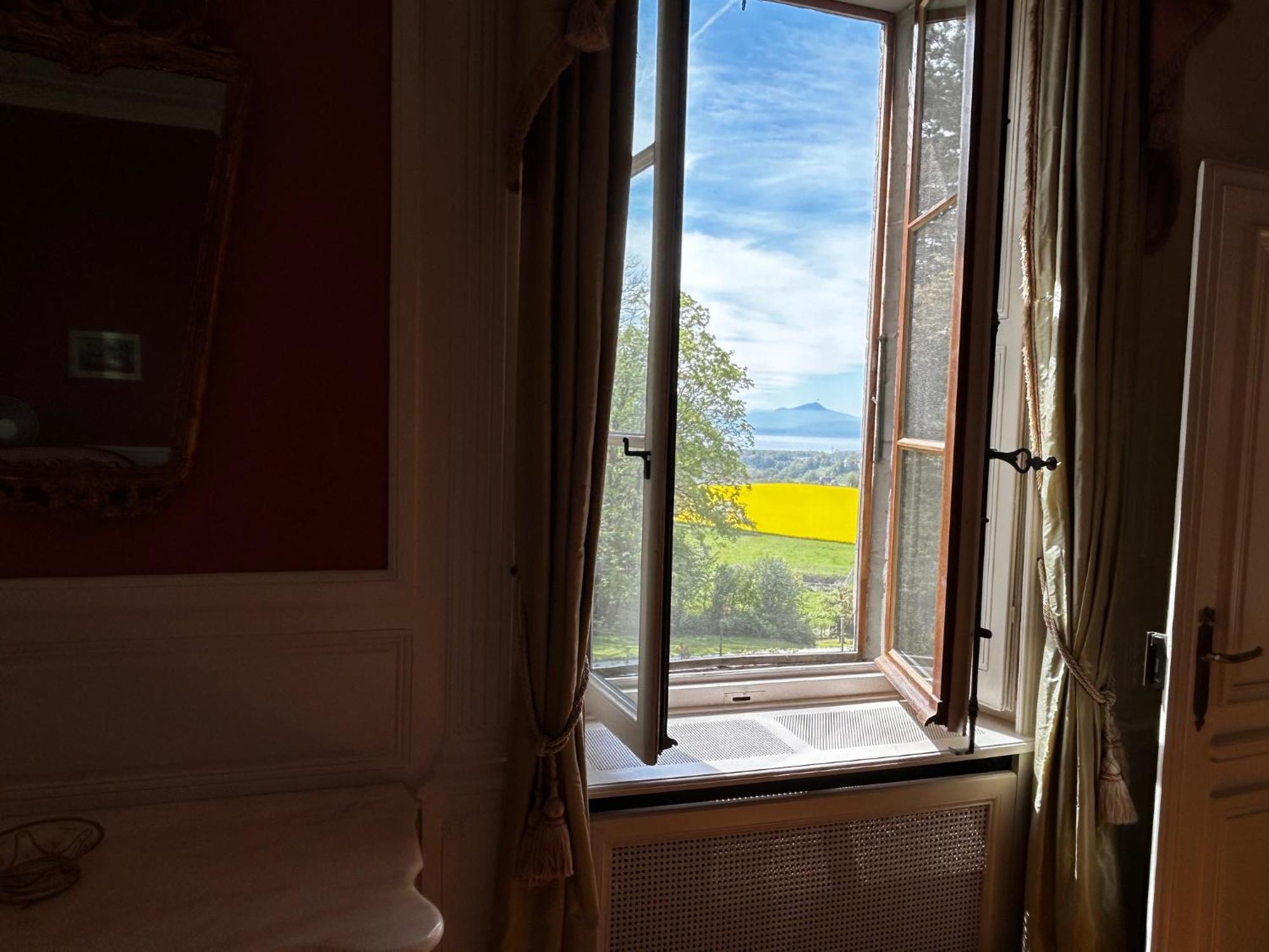 Le Chateau Lavigny Esterno foto