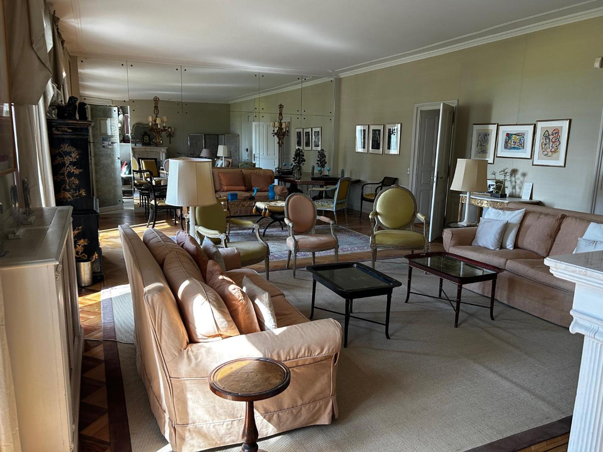 Le Chateau Lavigny Esterno foto